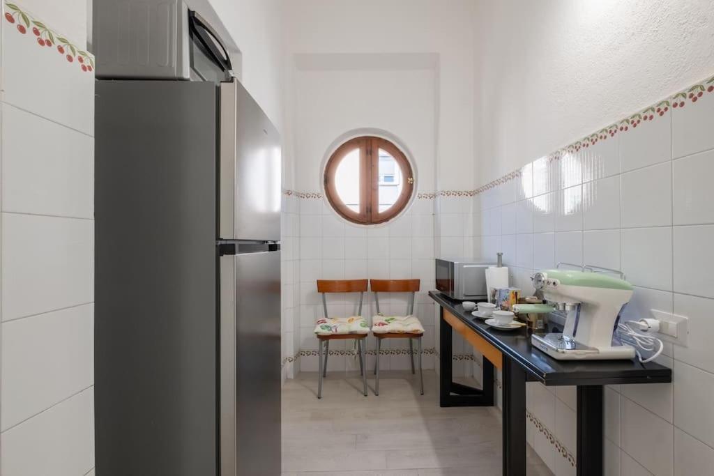 カリアリCasa Ofride -Centro-Poetto 10 Min-Wi-Fi-Netflixアパートメント エクステリア 写真